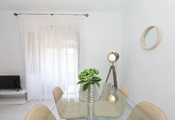 Suncity Plaza Apartments Malaga Spain