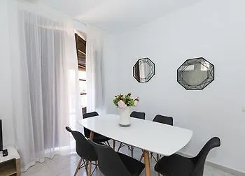 Suncity Plaza Apartments Malaga Spain